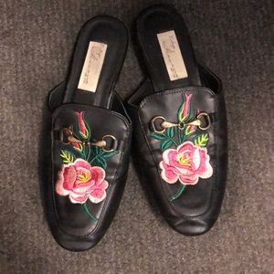 Vintage Havana black slides with flower design